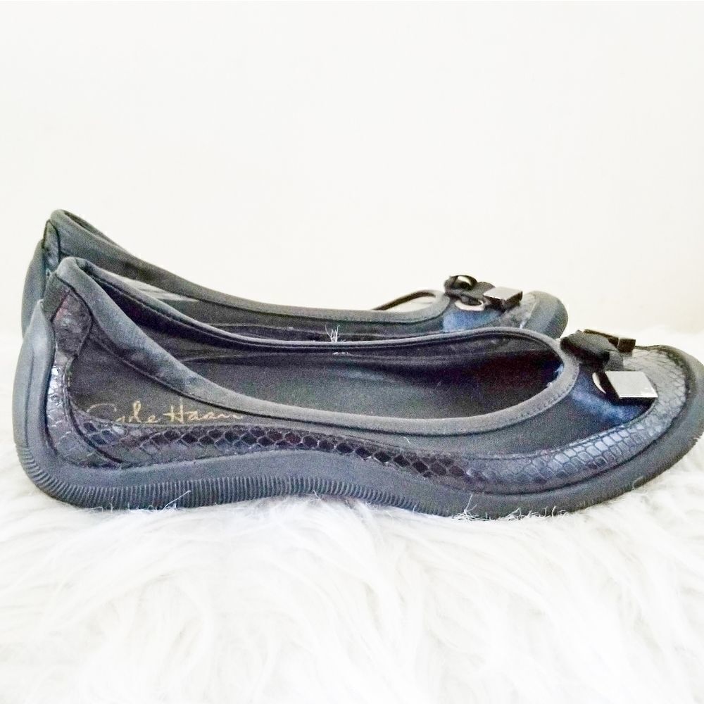 Cole Haan flats size 6.5 B top ties mesh detail